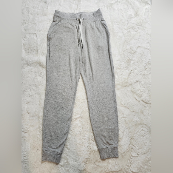 Lululemon Warm Down High-Rise Jogger. Size 4. - Picture 9 of 16